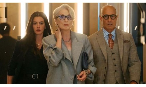 ABDLİ ELEŞTİRMENLER 'ŞEYTAN MARKA GİYER 2'Yİ ÇOK BEĞENDİ